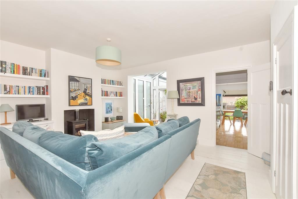 Property photo 3 of 18 Sitting Room
