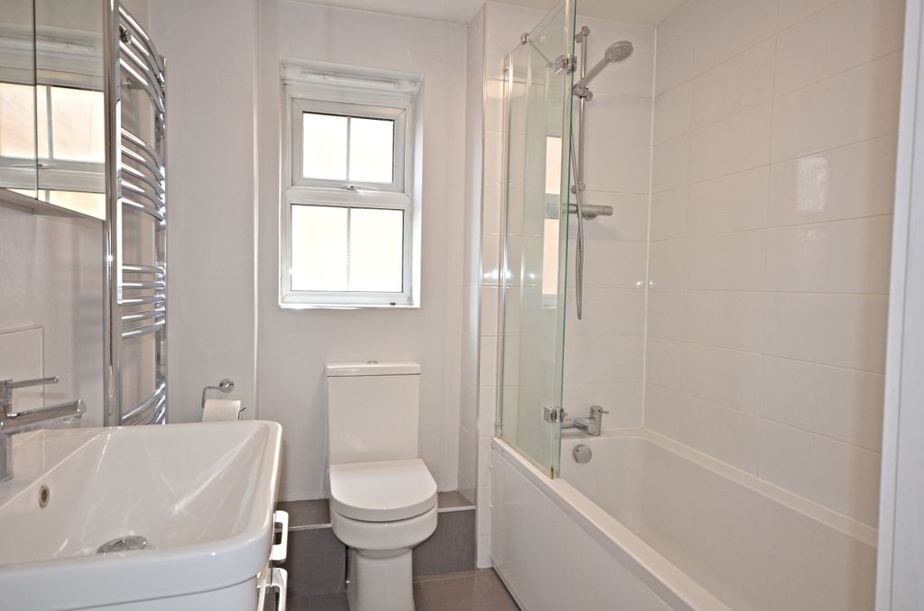 Property photo 3 of 8 Bathroom