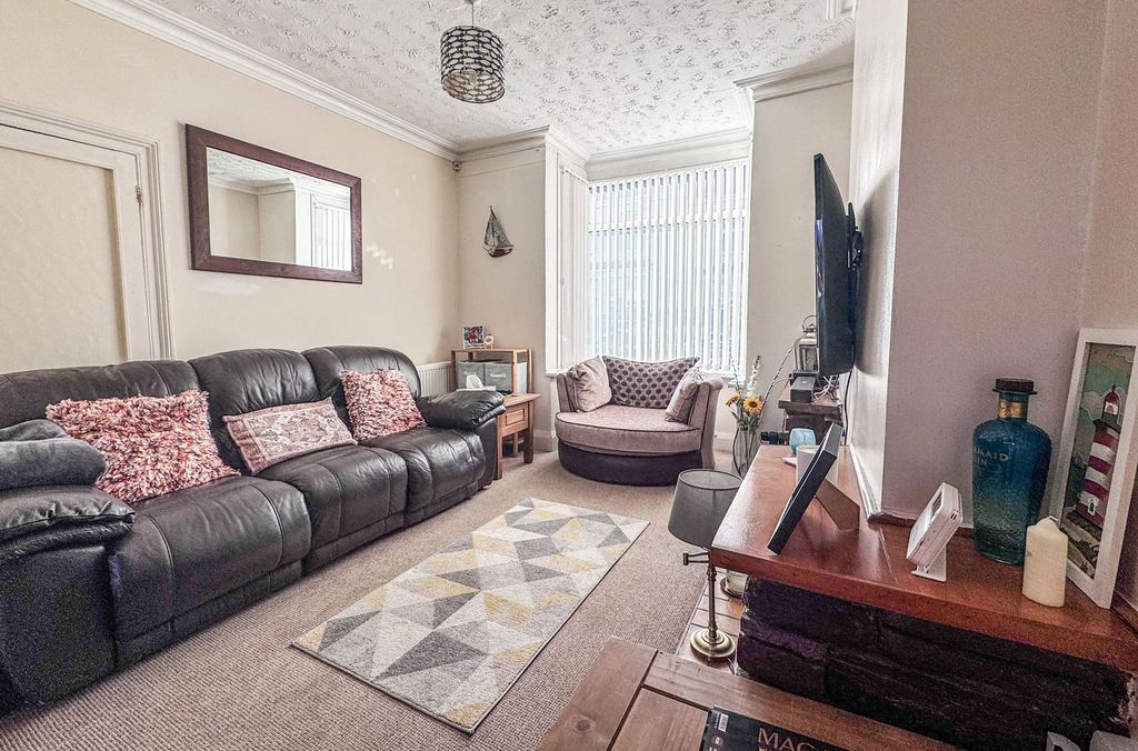 Property photo 2 of 13