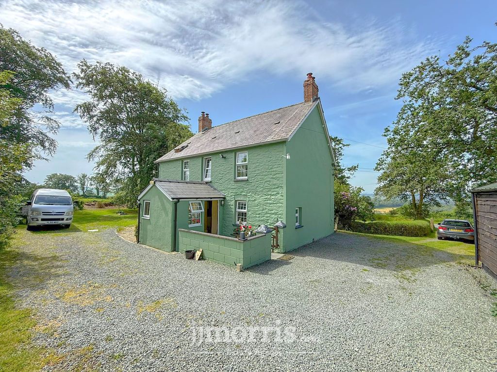 Property photo 2 of 50