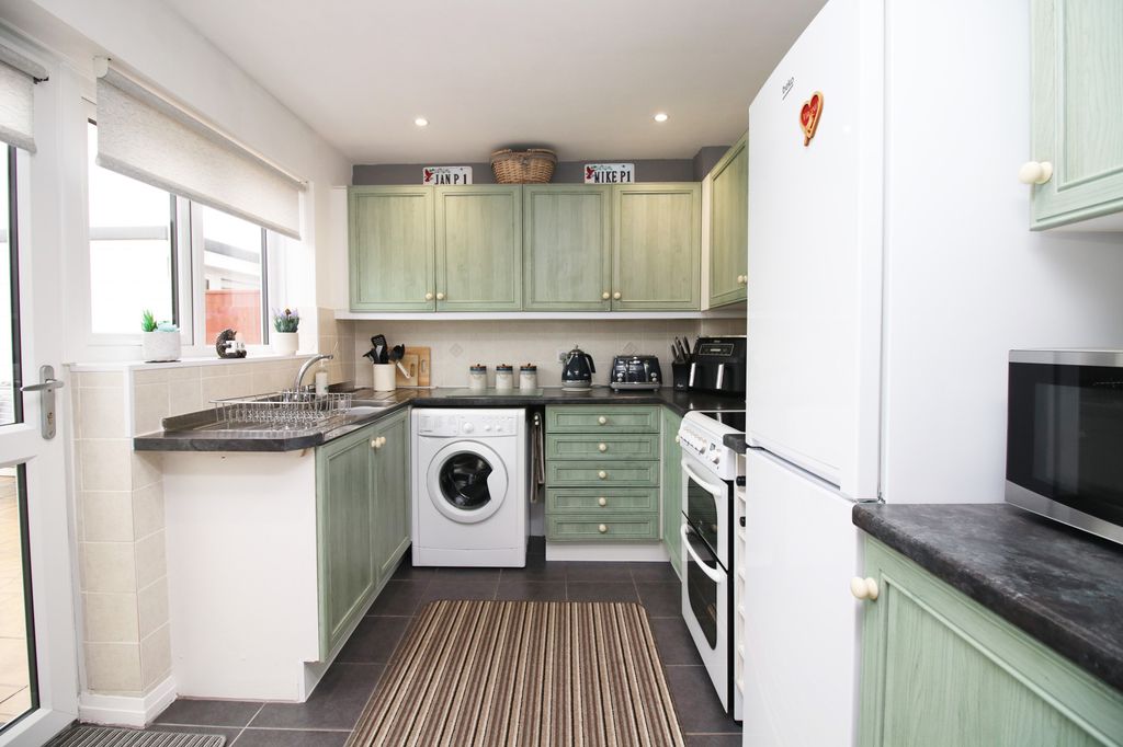 Property photo 2 of 22