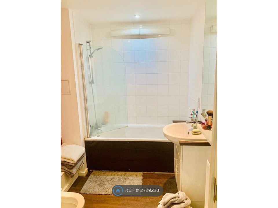 Property photo 3 of 5 Bathroom