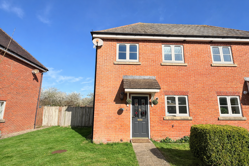 Property photo 1 of 8 Front (Exterior)