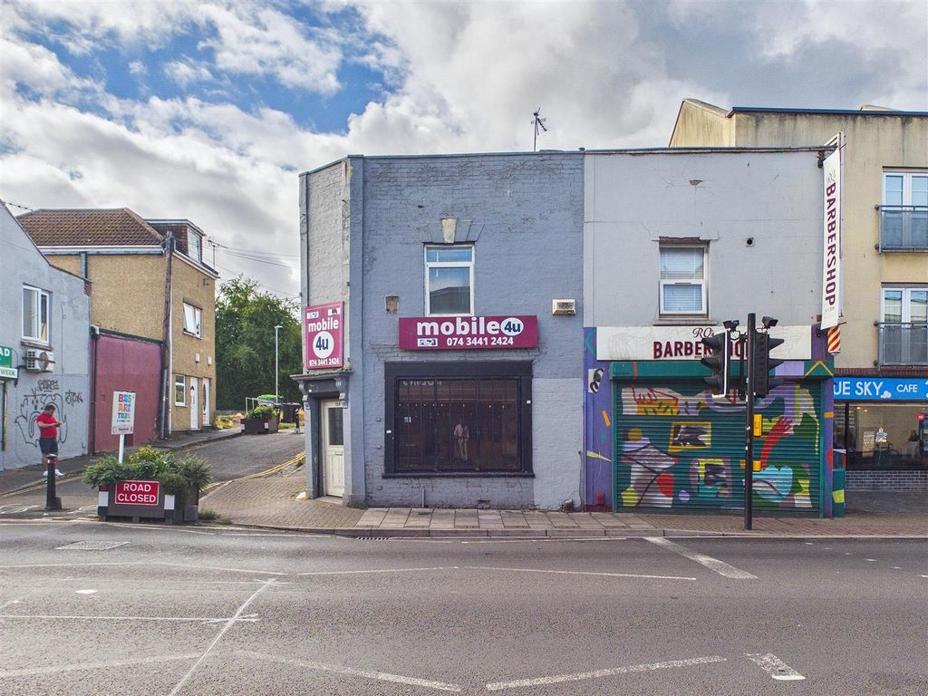 Property photo 1 of 9 1- Vacant Shop, One-Bedroom Flat &amp; Rear Workshop.J
