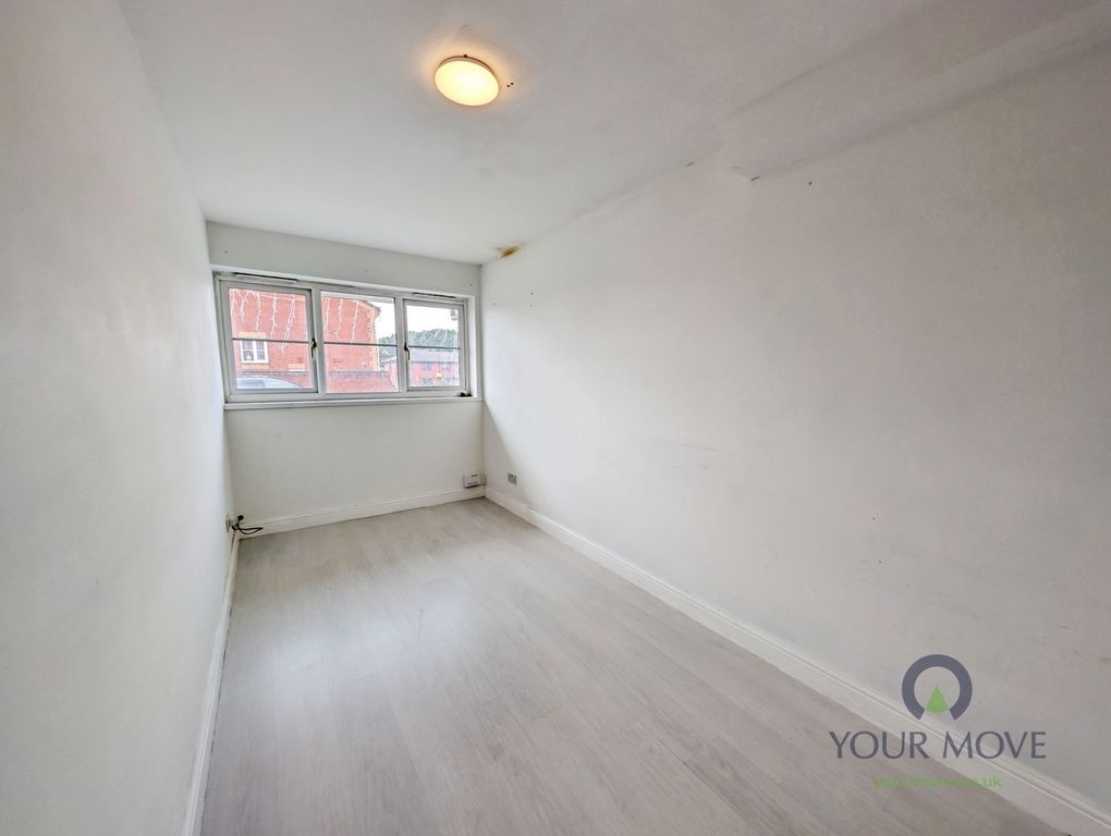 Property photo 3 of 11 Dining Room