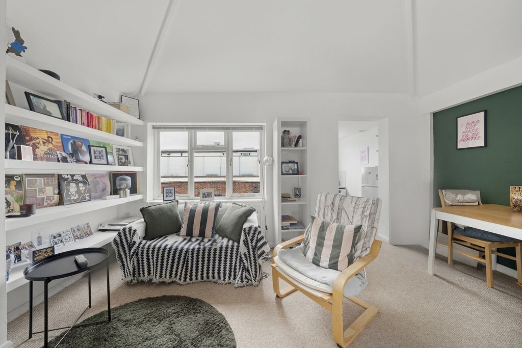 Property photo 2 of 9 Photo 13