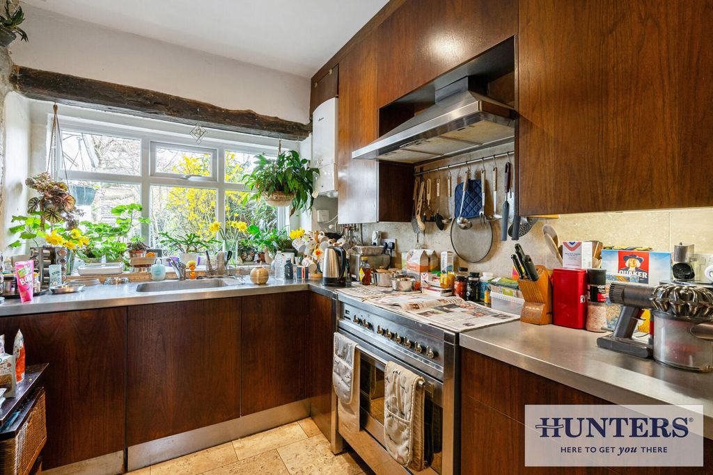 Property photo 3 of 22 Kitchen