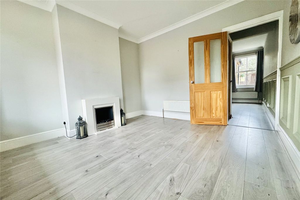 Property photo 2 of 11 Picture No. 12