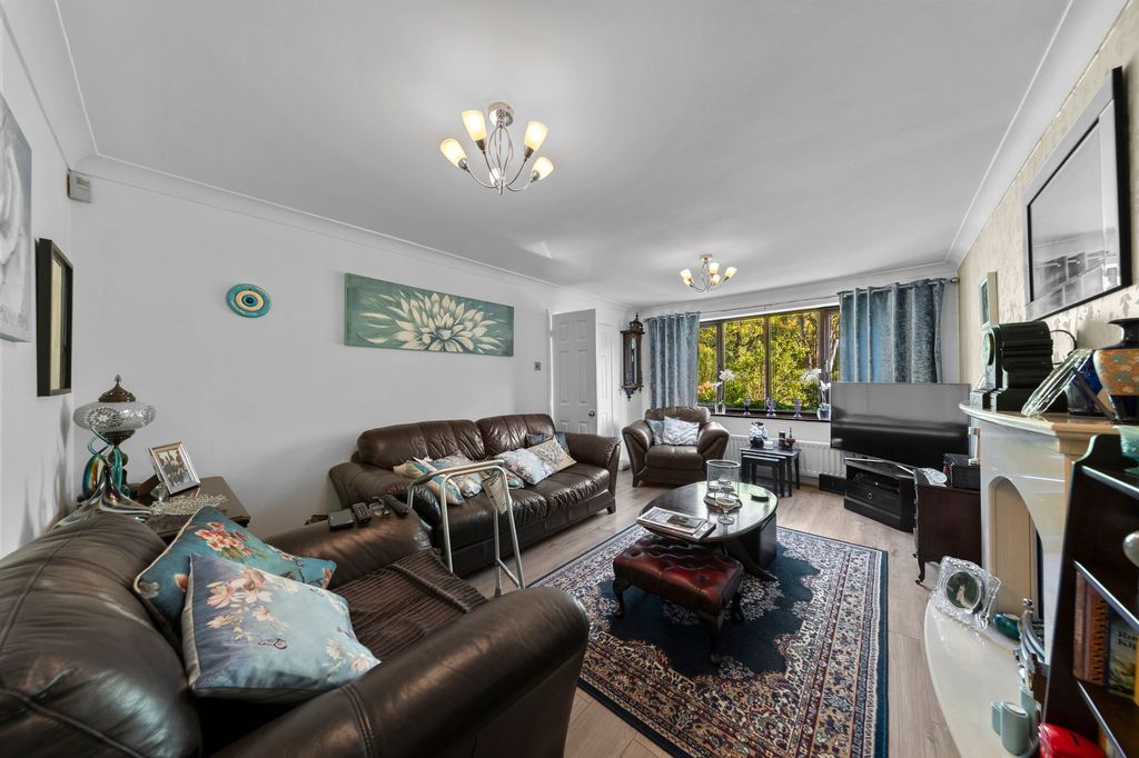 Property photo 2 of 34