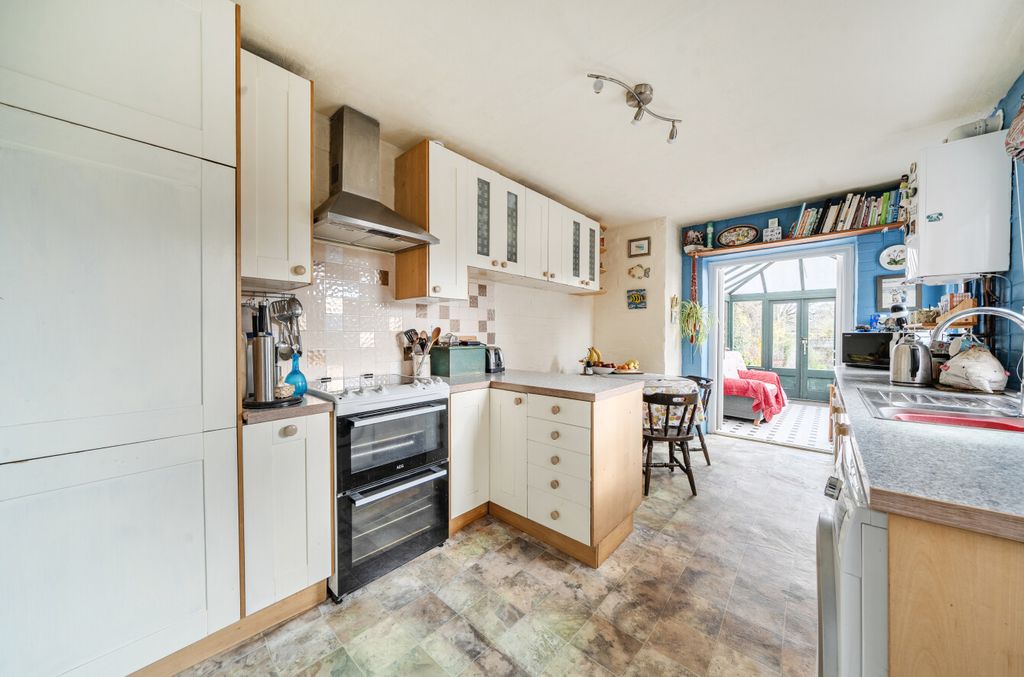 Property photo 3 of 17 1432874-17-69Cba5...