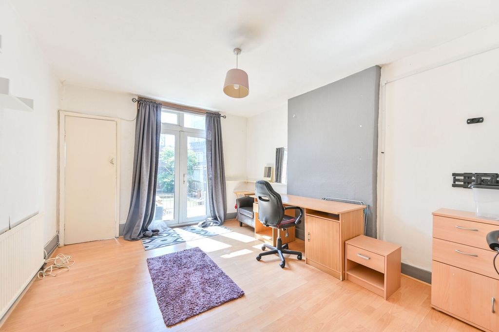 Property photo 3 of 16