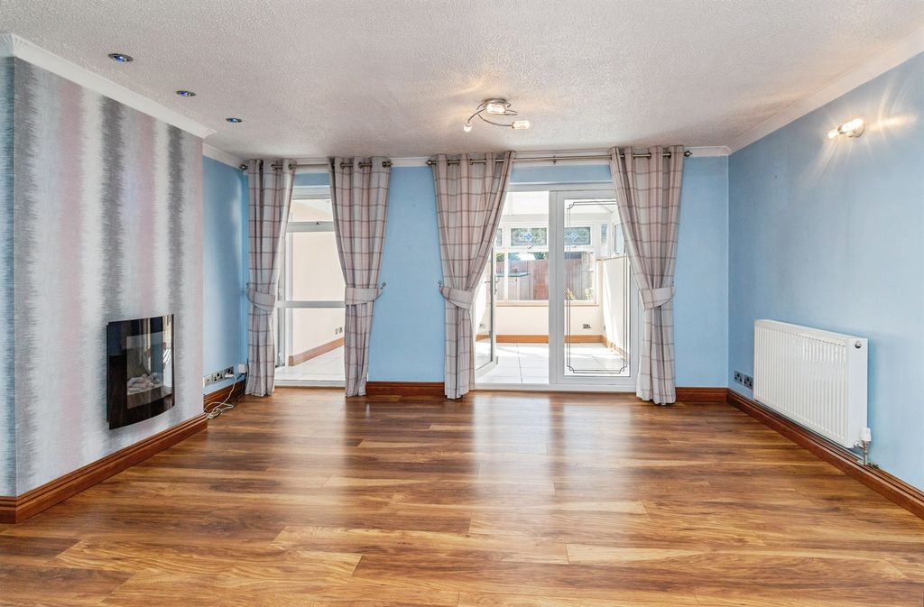 Property photo 3 of 15