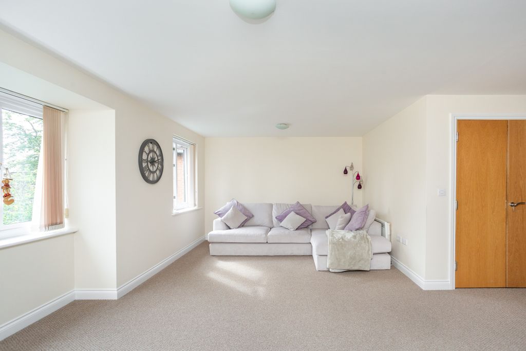 Property photo 3 of 25 4Lounge