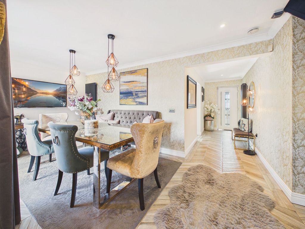 Property photo 3 of 16 Dining Area