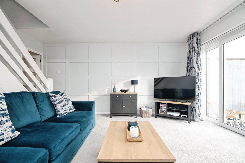 Property photo 2 of 21 Picture No. 16