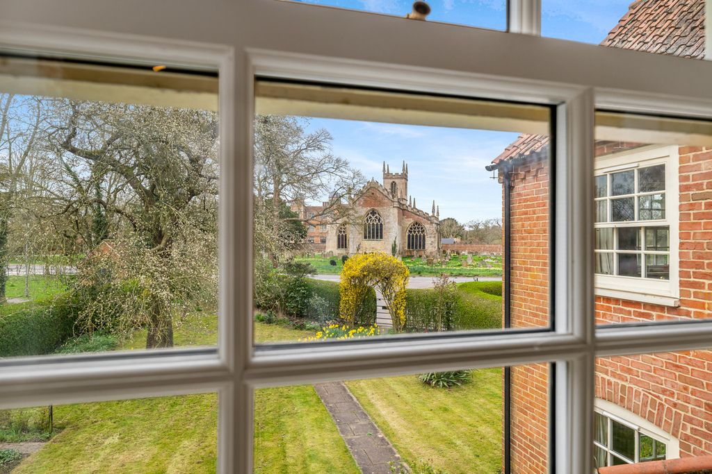 Property photo 1 of 24