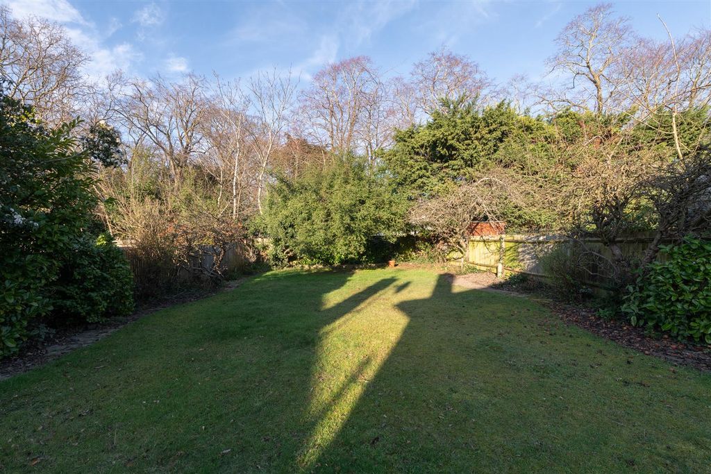 Property photo 3 of 13 Manor 11.Jpg