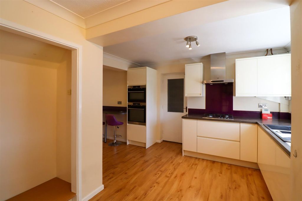 Property photo 2 of 14 Img_9297.Jpg