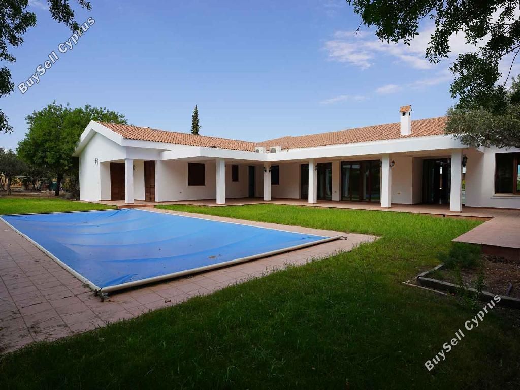 Property photo 3 of 32