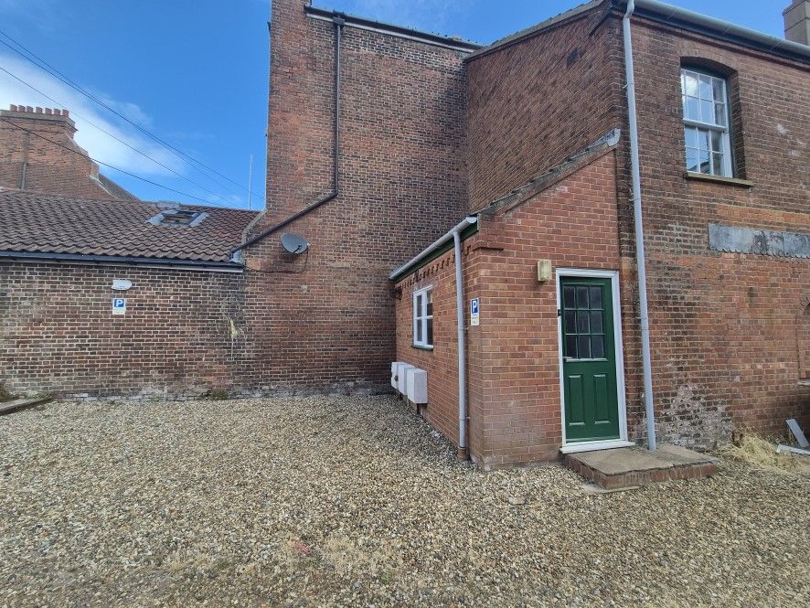 Property photo 1 of 11