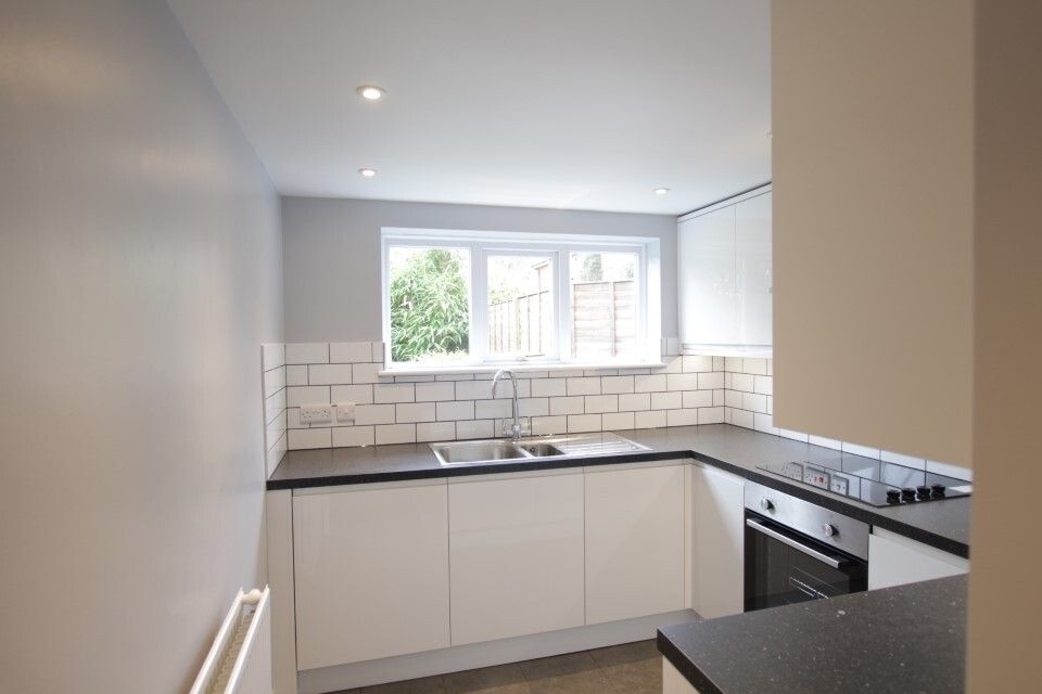 Property photo 3 of 6 Kitchen