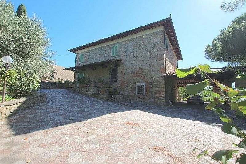 Property photo 2 of 11