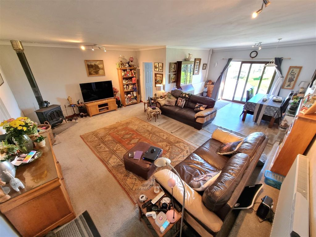 Property photo 3 of 22 Sitting Room 3.Jpg