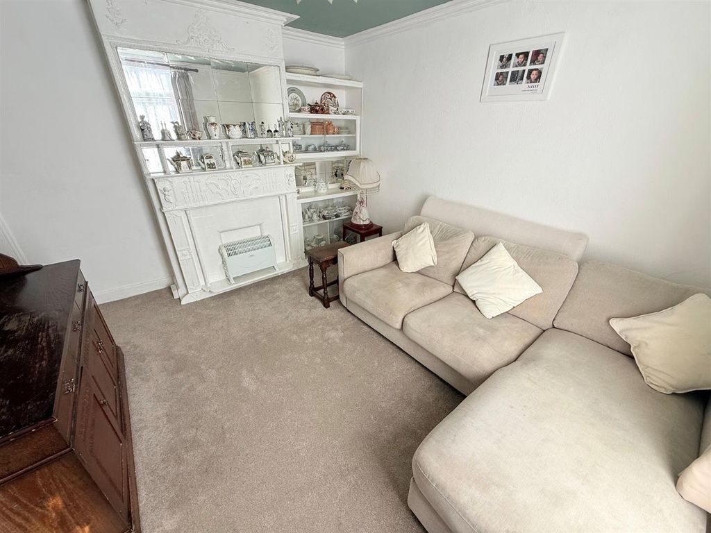 Property photo 3 of 12 Sitting Room