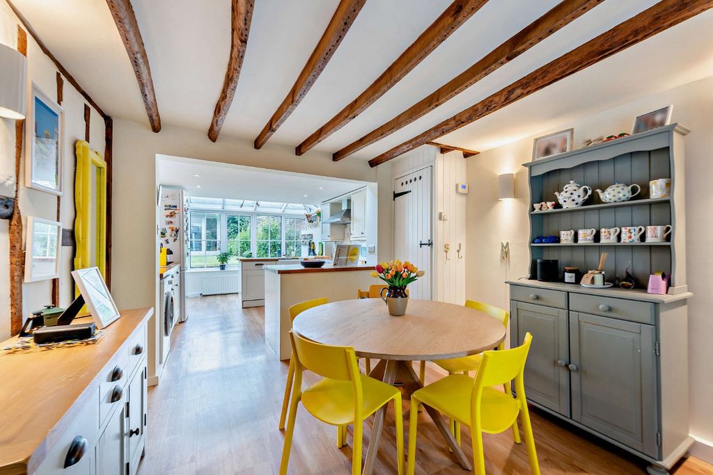 Property photo 2 of 16 Picture No. 14