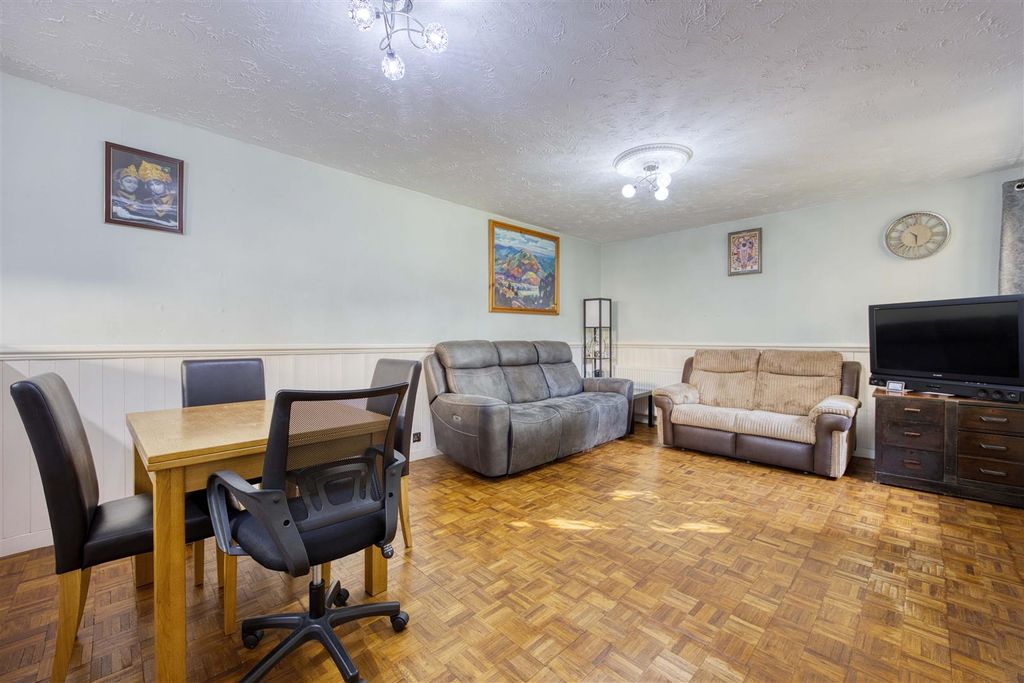 Property photo 2 of 14 Living Room
