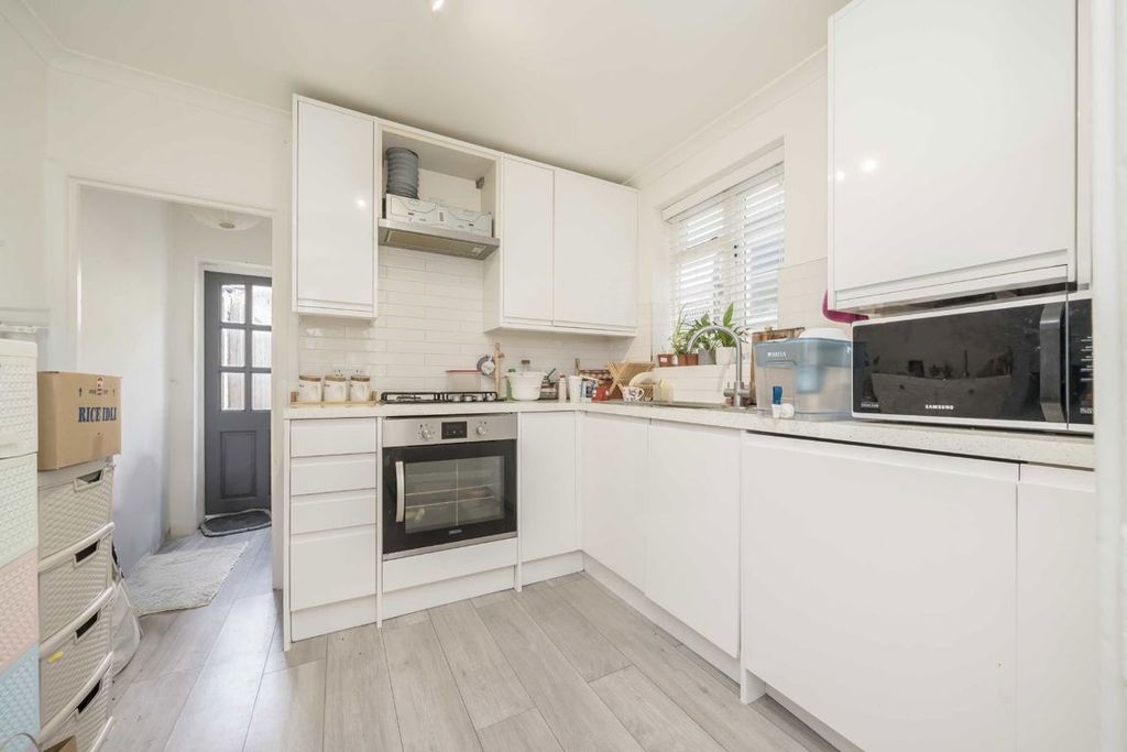 Property photo 3 of 5