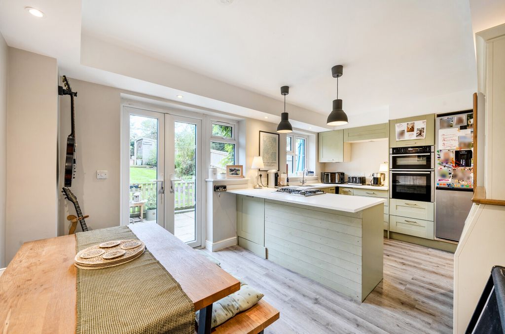 Property photo 2 of 14 1360788-16-68d6Ad...