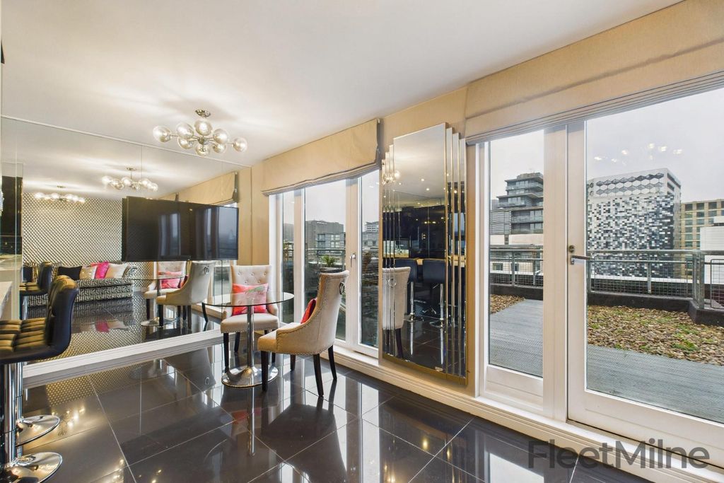 Property photo 2 of 17 Living Area