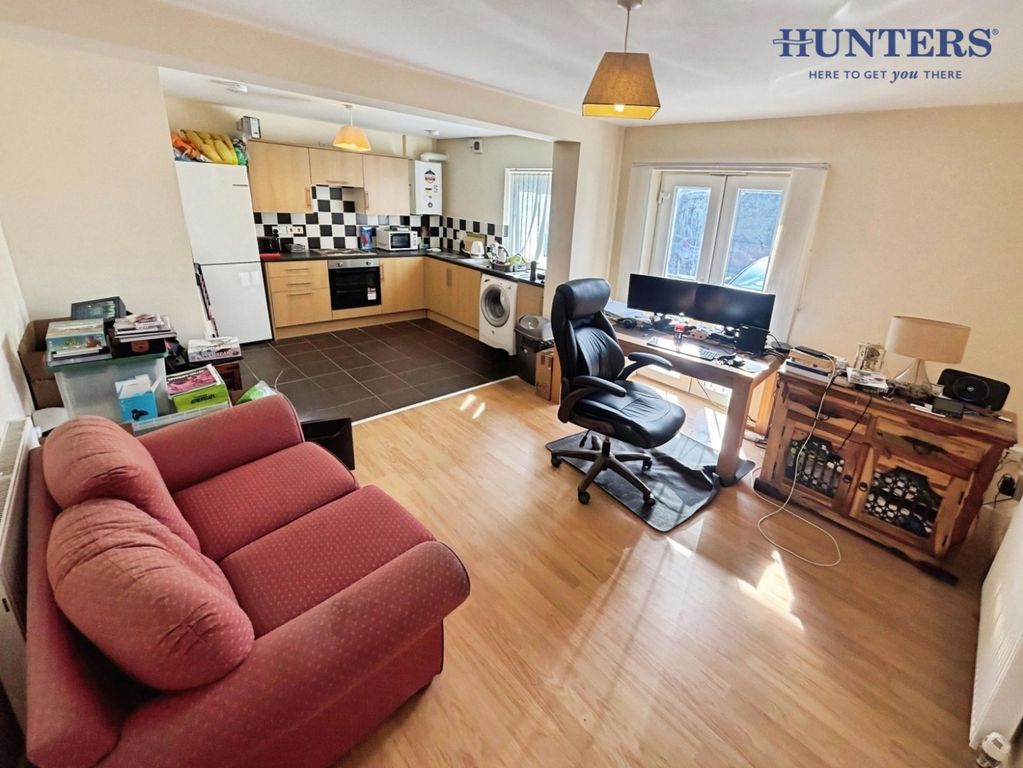 Property photo 3 of 6 Pbox-Img.Jpg