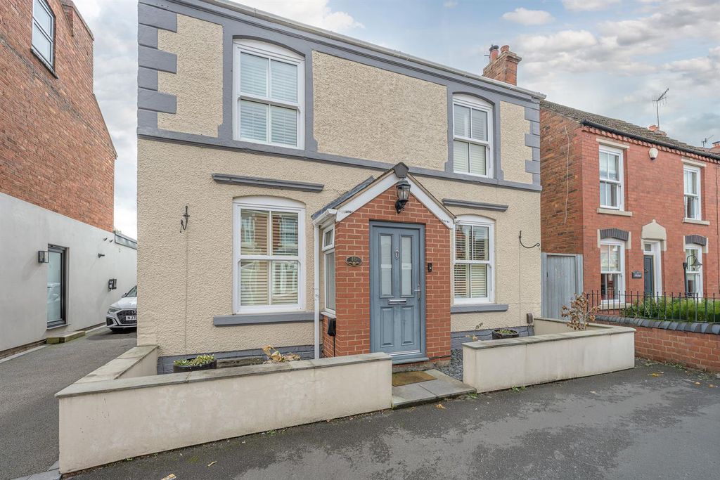 Property photo 1 of 31