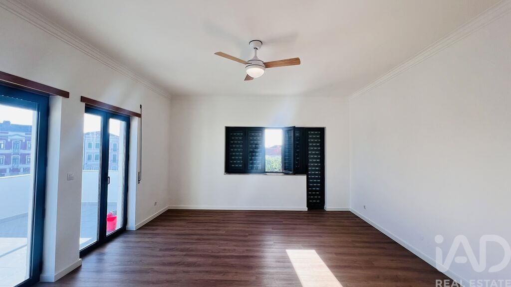 Property photo 1 of 26