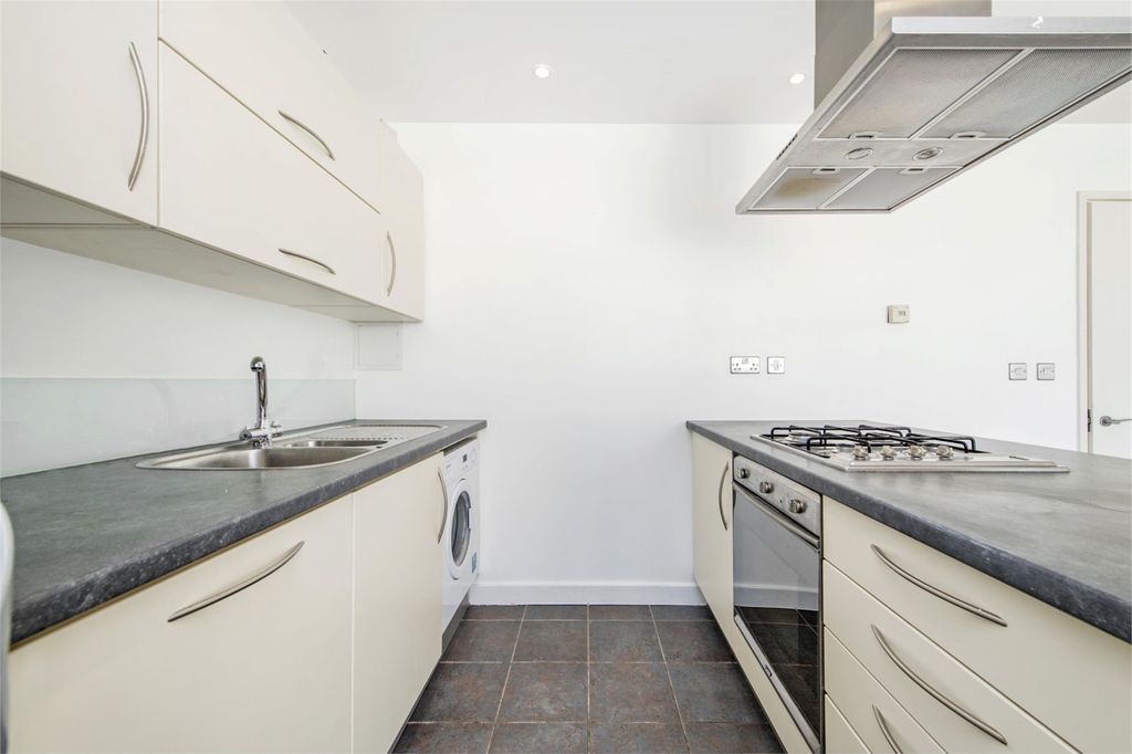 Property photo 3 of 14 Picture 4