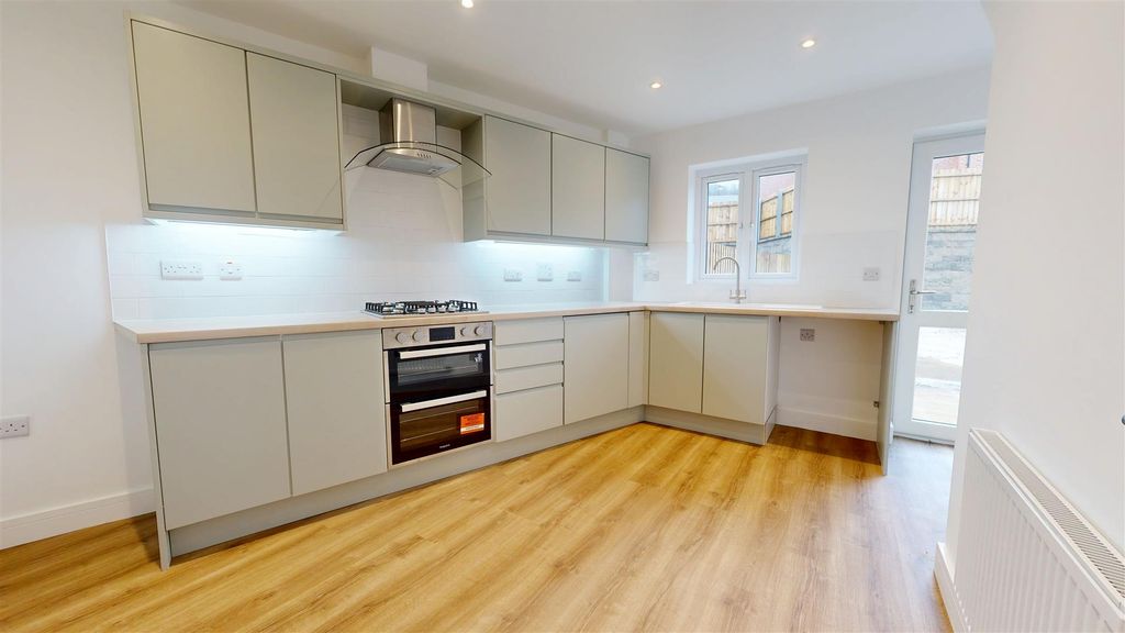 Property photo 2 of 13 02052026_152117.Jpg