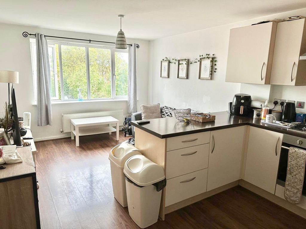 Property photo 3 of 5