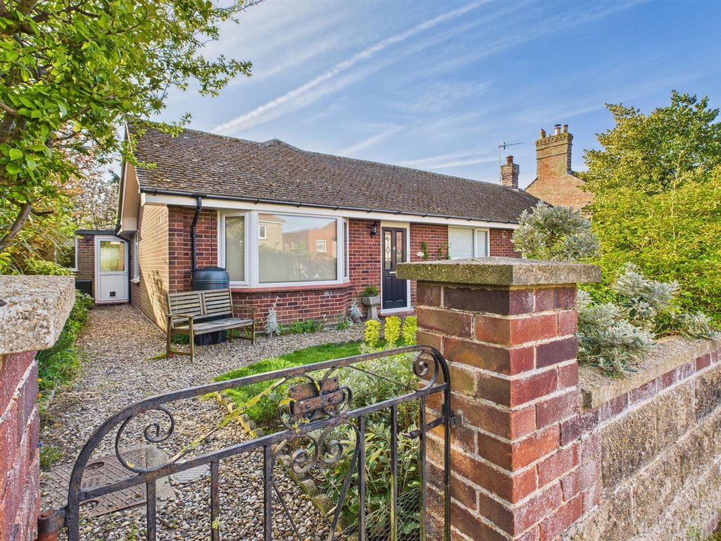 Property photo 1 of 39 Cam04116G0-Pr0157 - Front.Jpg