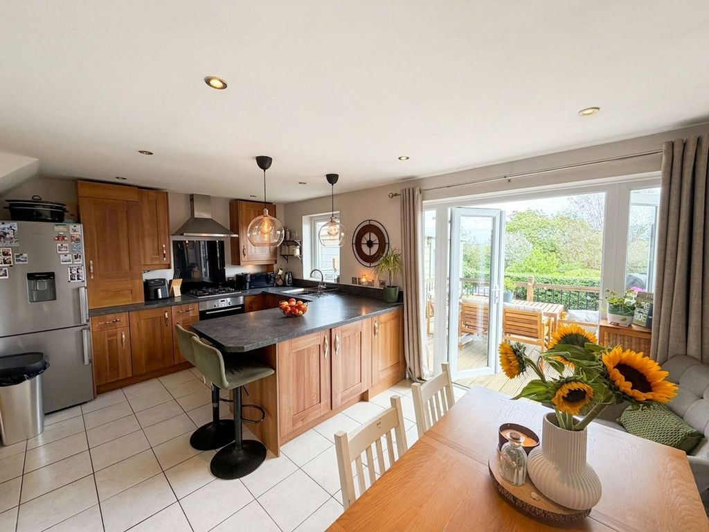 Property photo 2 of 14 Kitchen/Diner