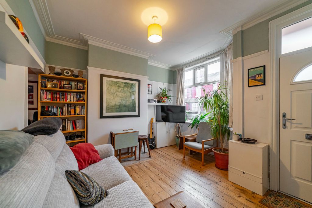 Property photo 2 of 15