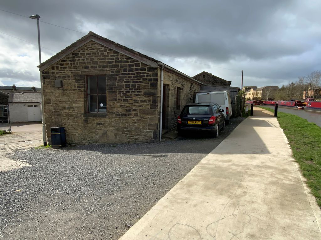 Property photo 1 of 3