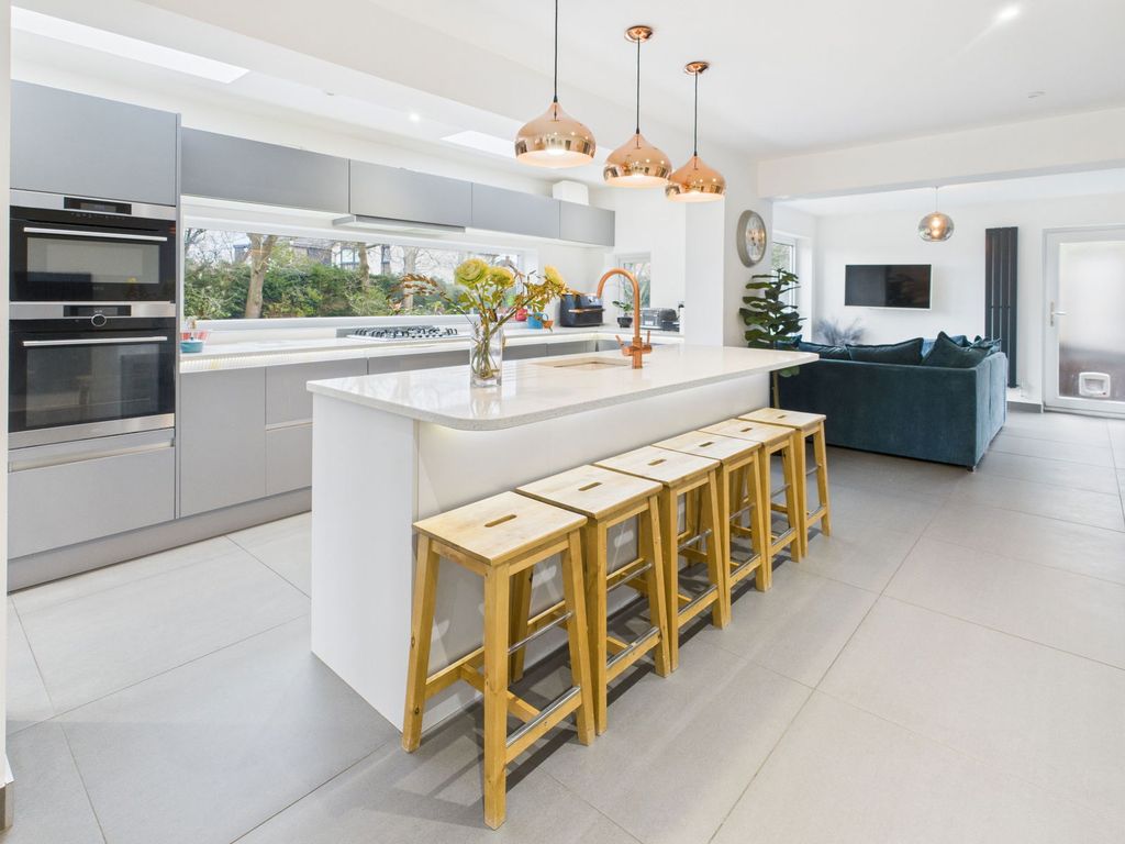 Property photo 2 of 39