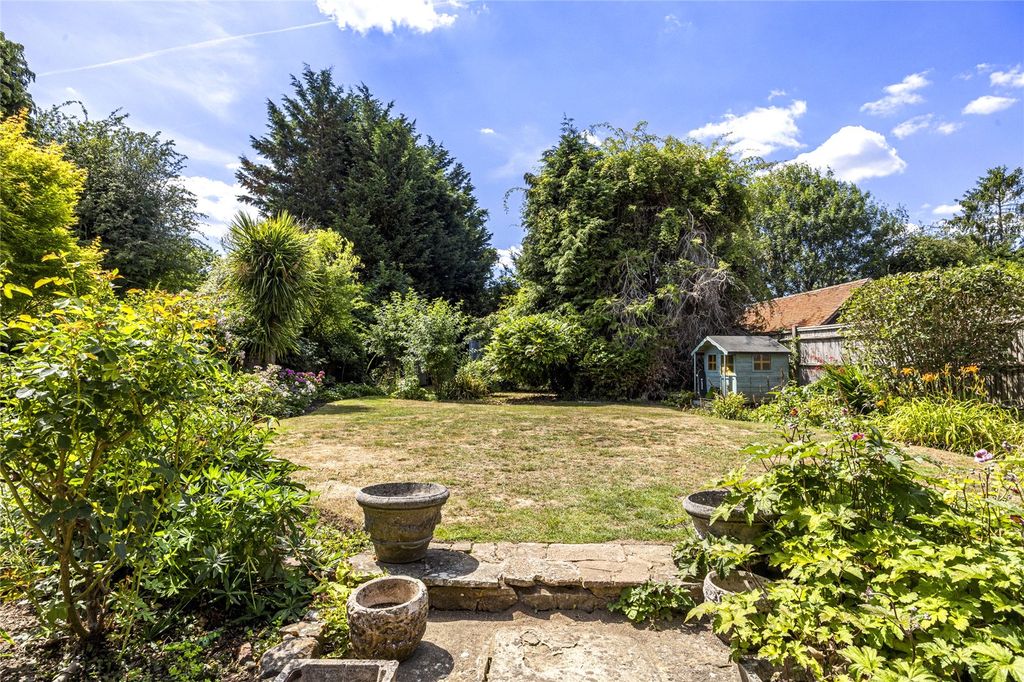 Property photo 3 of 20 Garden