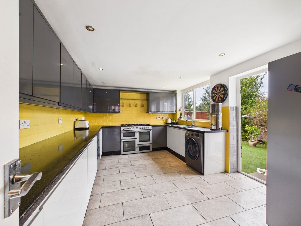 Property photo 2 of 25