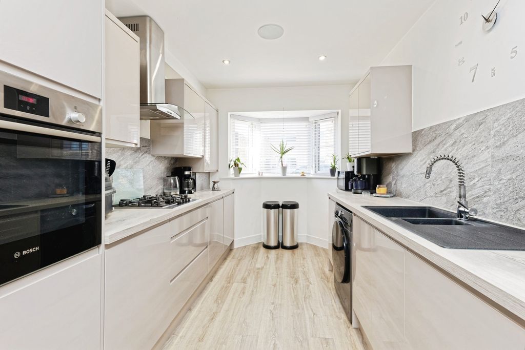 Property photo 2 of 18 Pbox-Img.Jpg