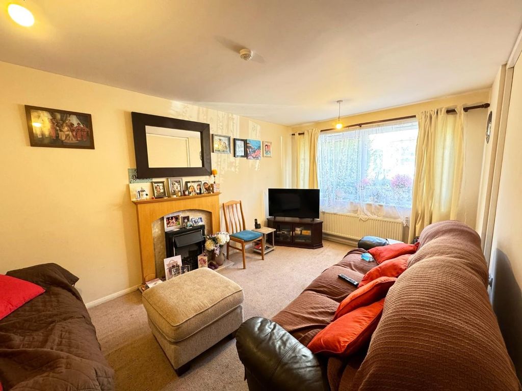 Property photo 2 of 17 Whatsapp Image 2024-09-27 At 15.50.46_71Fbe09F.Jpg