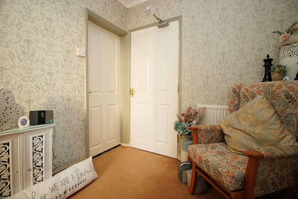 Additional image 5 of 2 bed flat for saleThe Crescent, Filey YO14