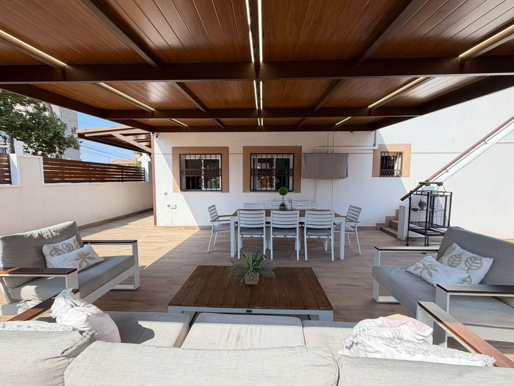 Property photo 2 of 39